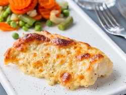 Печено филе от треска с коричка от сирене, горчица и сметана със задушени зеленчуци - снимка на рецептата Печено филе от треска с коричка от сирене, горчица и сметана със задушени зеленчуци - снимка на рецептата